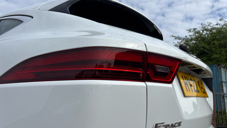 Jaguar E-Pace 2.0 D200 R-Dynamic SE 5dr Auto Diesel Estate